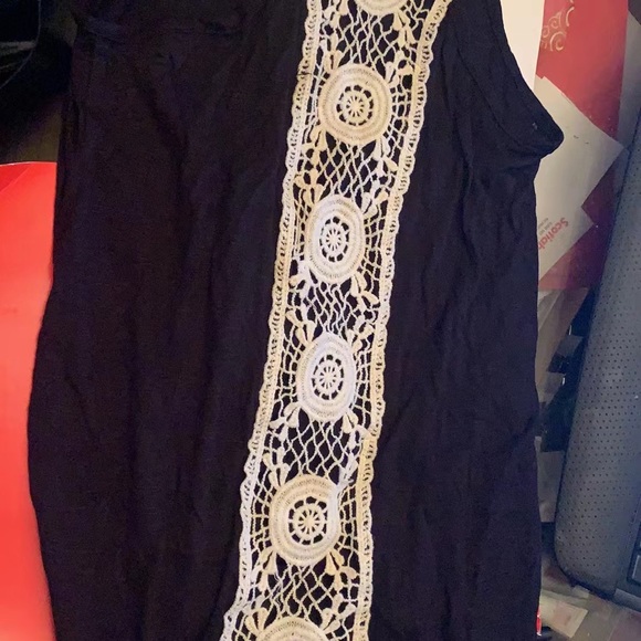 Tank tops ☀️☀️☀️ - Picture 2 of 3